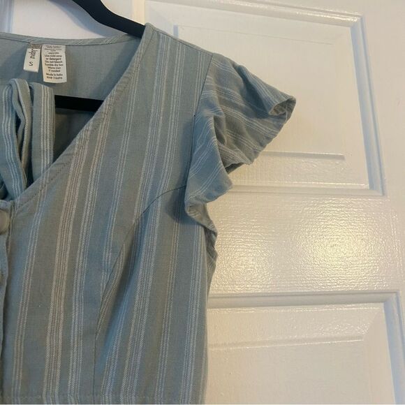 JAPNA A-line Flutter Sleeve Button Front Mini Dress - Picture 6 of 8